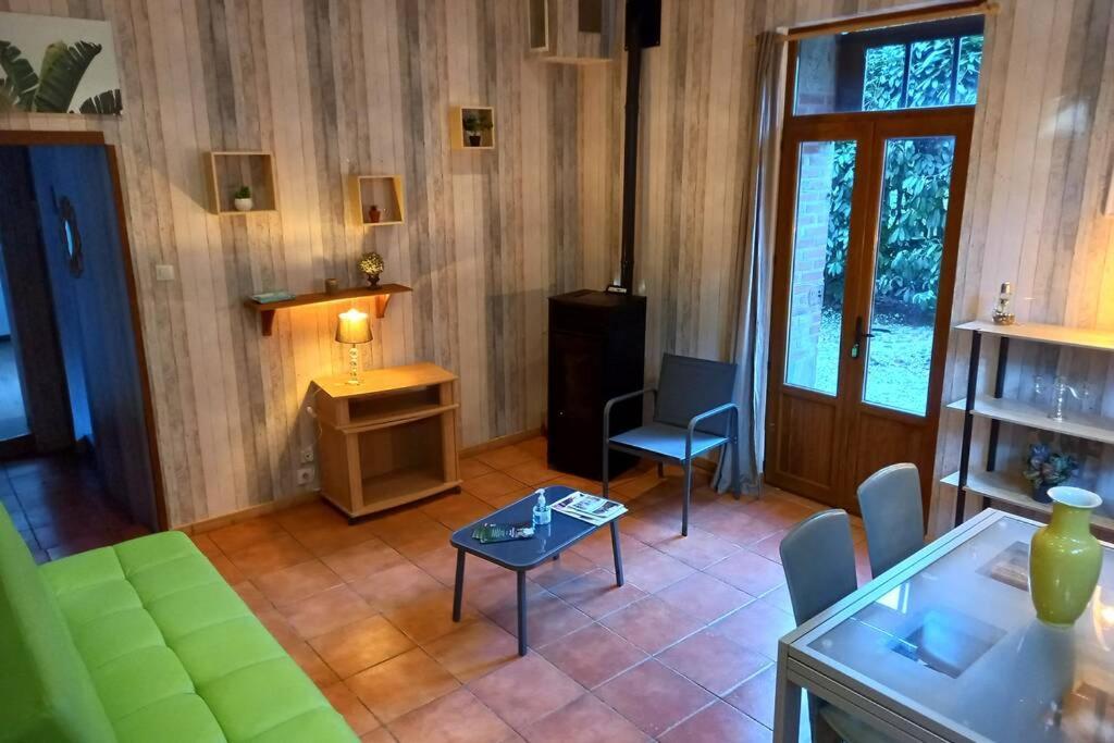 Suite Dans Le Jardin Du Chateau Agonges Exterior photo